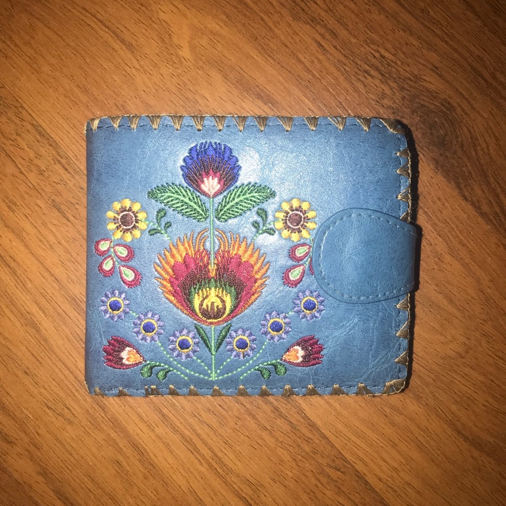 Embroidered wallet